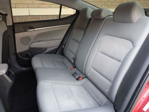 Used 2017 Hyundai Elantra SE FWD image 19