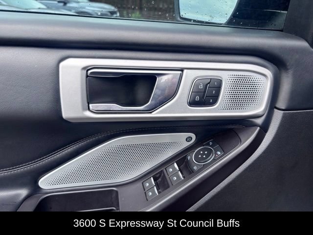 Used 2020 Ford Explorer Platinum w/ Premium Technology Package AWD/4WD image 16