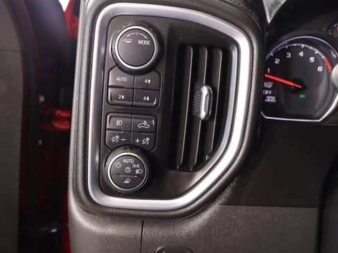 Used 2021 Chevrolet Silverado 1500 LT Trail Boss w/ Convenience Package II AWD/4WD image 8