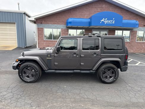 Used 2016 Jeep Wrangler Unlimited Sport image 3