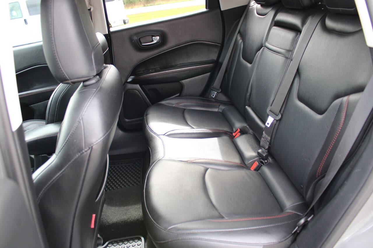 Used 2019 Jeep Compass Trailhawk w/ Leather Interior Group AWD/4WD image 37