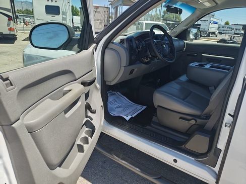 Used 2013 Chevrolet Silverado 3500 W/T AWD/4WD image 9