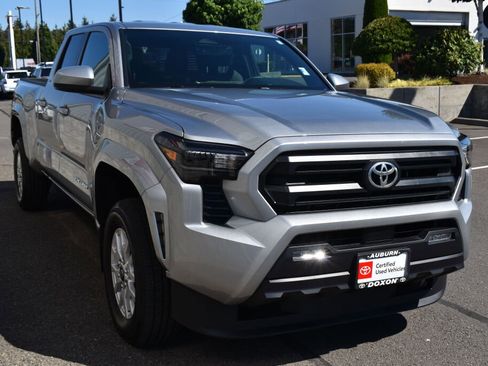 Certified 2024 Toyota Tacoma SR5 image 4