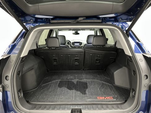 Used 2022 GMC Terrain SLT w/ LPO, Floor Liner Package AWD/4WD image 13