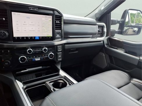 Used 2025 Ford F250 Lariat w/ Lariat Ultimate Package AWD/4WD image 17