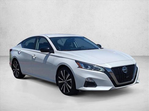 Used 2022 Nissan Altima 2.5 SR FWD image 3