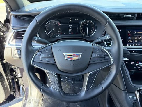 Used 2021 Cadillac XT5 Luxury FWD image 23