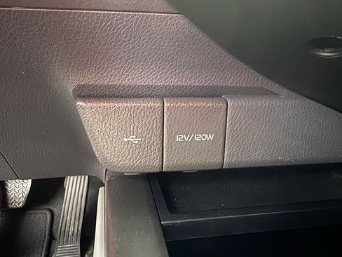 Used 2023 Toyota Camry LE FWD image 9