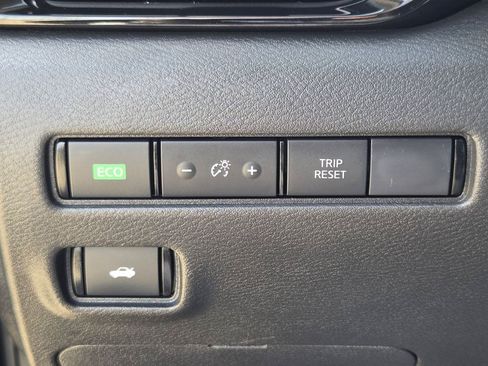 Used 2025 Nissan Sentra SR w/ Midnight Edition FWD image 24