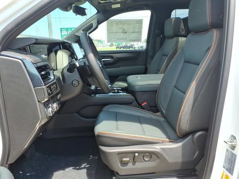 New 2026 GMC Yukon XL AT4 w/ AT4 Premium Plus Package AWD/4WD image 11