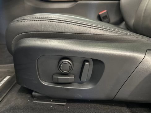 Certified 2026 Land Rover Range Rover Evoque S image 17