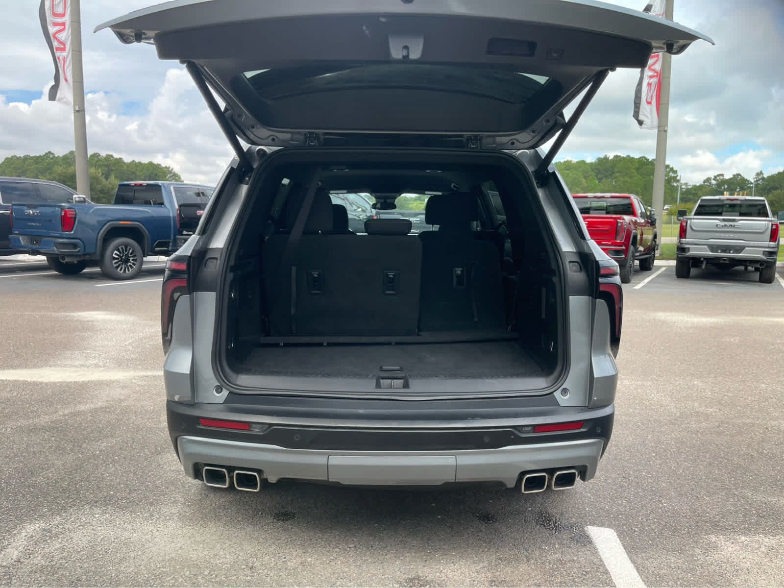 Used 2024 Chevrolet Traverse LT AWD/4WD image 22