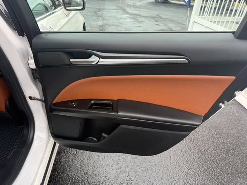 Used 2019 Ford Fusion Energi Titanium FWD image 41