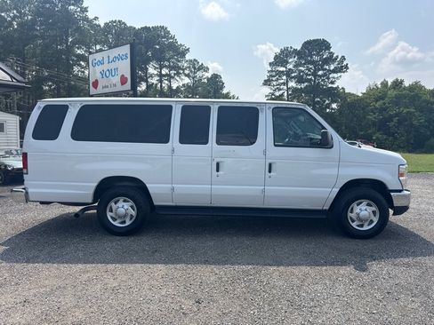 Used 2013 Ford E-350 and Econoline 350 XLT RWD image 12