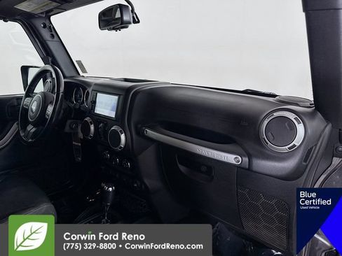 Used 2018 Jeep Wrangler Unlimited Sahara w/ Connectivity Group AWD/4WD image 28