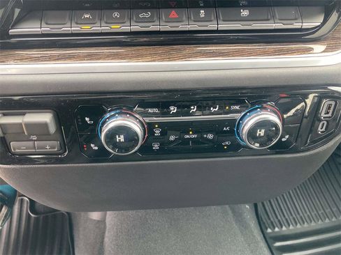 New 2026 GMC Sierra 1500 SLE image 21