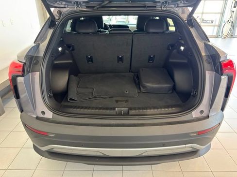 Used 2024 Chevrolet Blazer EV LT AWD/4WD image 40