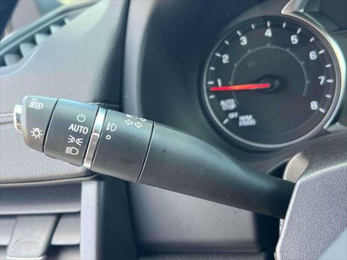 Used 2022 GMC Terrain SLT w/ Tech Package image 21