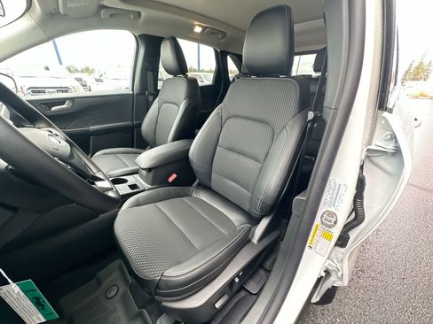 New 2025 Ford Escape SE FWD image 13