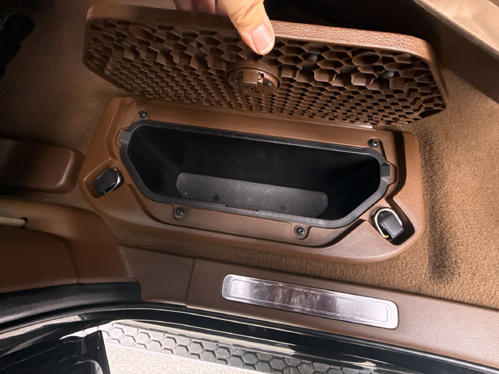 Used 2019 RAM 1500 Laramie AWD/4WD image 13