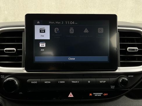 Used 2025 Hyundai Venue SEL image 31