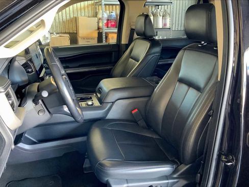 Certified 2024 Ford Expedition Max XLT image 7
