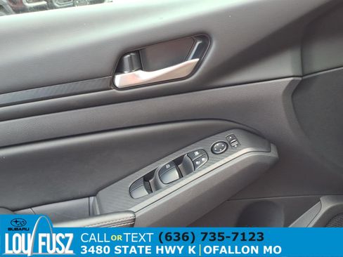 Used 2025 Nissan Altima 2.5 SV FWD image 23