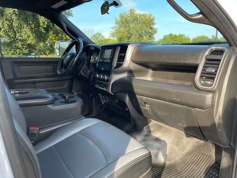 Used 2022 RAM 2500 Tradesman w/ Chrome Appearance Group image 31