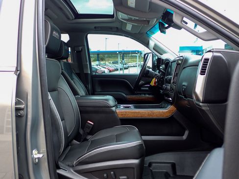 Used 2017 Chevrolet Silverado 3500 High Country w/ Duramax Plus Package image 31