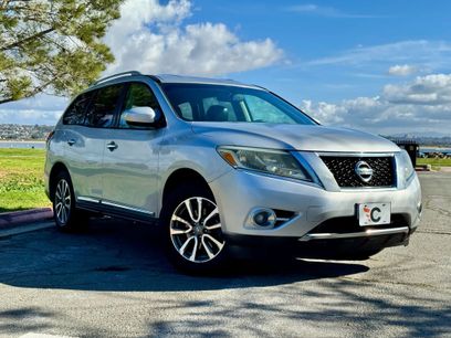 Used 2013 Nissan Pathfinder SL w/ Trailer Tow Pkg