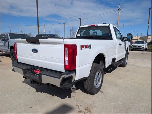 New 2026 Ford F250 XL w/ FX4 Off-Road Package AWD/4WD image 3