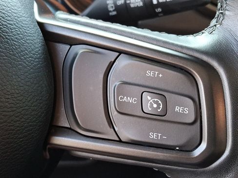 Used 2022 Jeep Wrangler Unlimited Sport AWD/4WD image 25