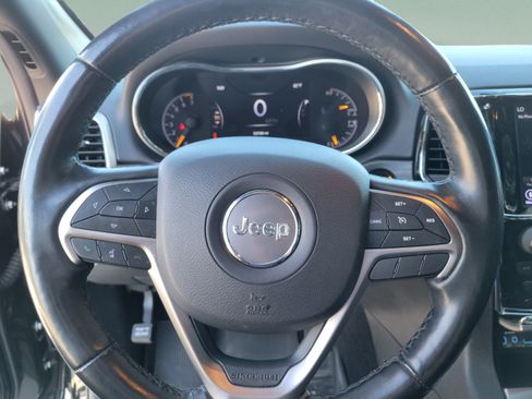 Used 2020 Jeep Grand Cherokee Altitude AWD/4WD image 15