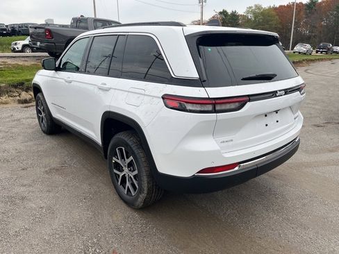 New 2025 Jeep Grand Cherokee Limited image 5