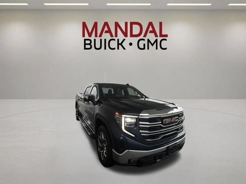 Used 2023 GMC Sierra 1500 SLT w/ SLT Premium Package AWD/4WD image 3