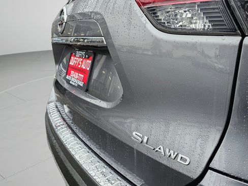 Used 2017 Nissan Rogue SL w/ SL Premium Package image 28