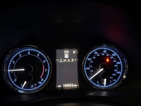Used 2017 Toyota Corolla SE FWD image 7