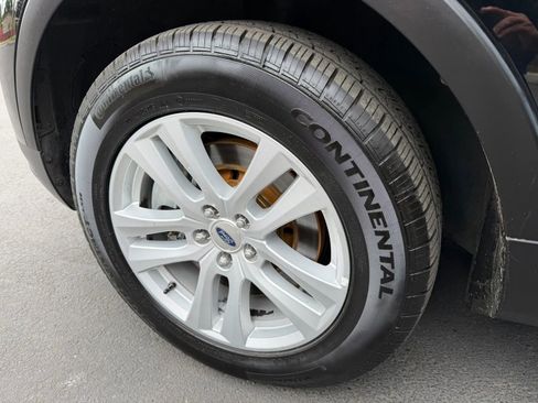 Used 2018 Ford Explorer XLT w/ Equipment Group 202A AWD/4WD image 30