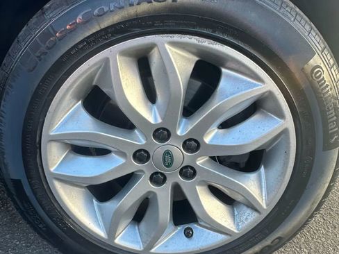 Used 2013 Land Rover LR2 HSE image 14