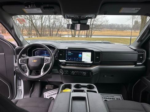 Used 2025 Chevrolet Silverado 2500 LT w/ Convenience Package image 11