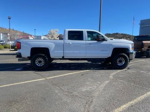 Used 2017 Chevrolet Silverado 2500 LT w/ LT Convenience Package image 8