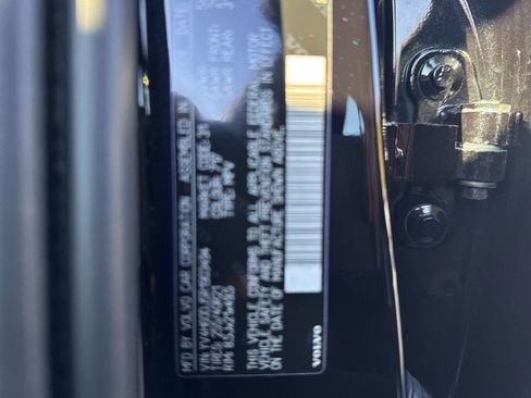 Used 2024 Volvo XC60 T8 Ultimate w/ Protection Package Premier image 38