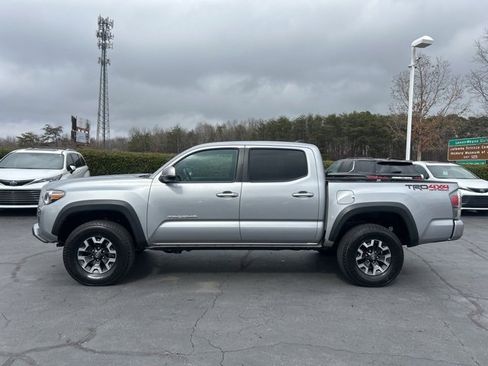 Used 2021 Toyota Tacoma TRD Off-Road w/ Technology Package image 10