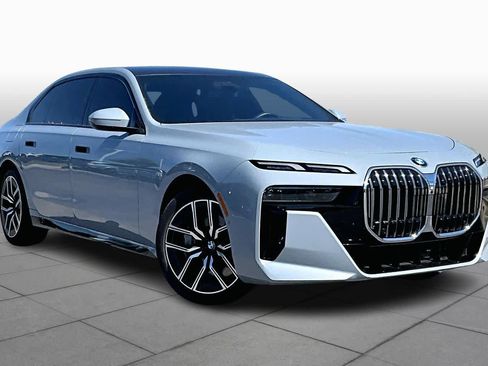 Used 2023 BMW 760i xDrive AWD/4WD image 2