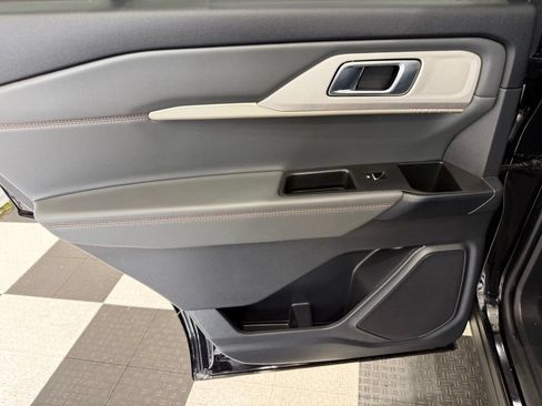 Certified 2025 Ford Explorer Active AWD/4WD image 20