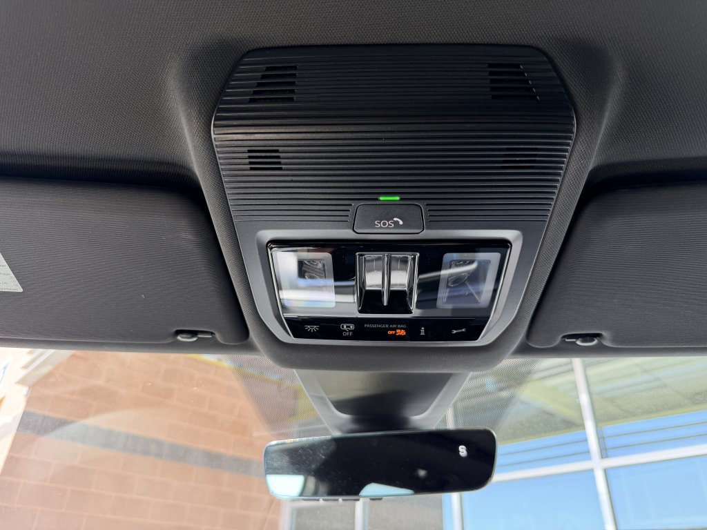 Used 2024 Volkswagen Atlas Cross Sport SE w/ Panoramic Sunroof Package FWD image 25