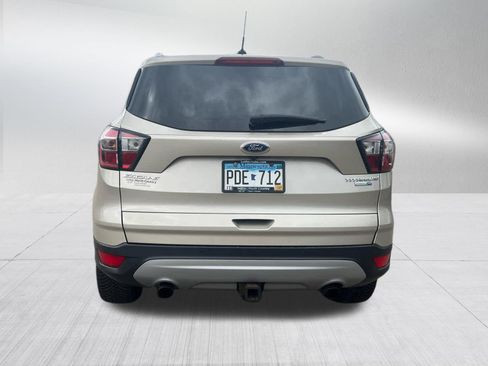 Used 2017 Ford Escape Titanium image 2