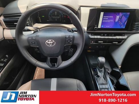 Used 2025 Toyota Camry SE w/ Convenience Package AWD/4WD image 27