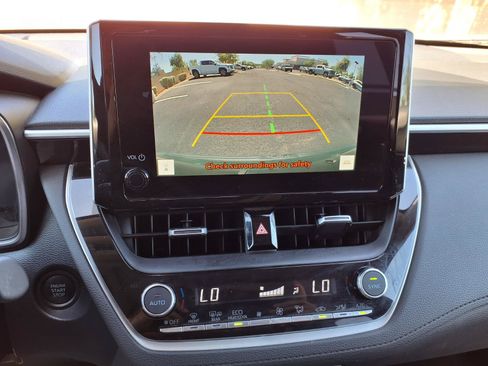 Used 2025 Toyota Corolla Cross XLE w/ Convenience Package FWD image 18