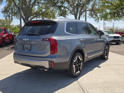 Certified 2025 Kia Telluride S image 8